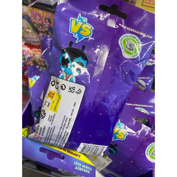 Cows vs Aliens Bean Bag Plush Blind Bag - Picture 2 of 3